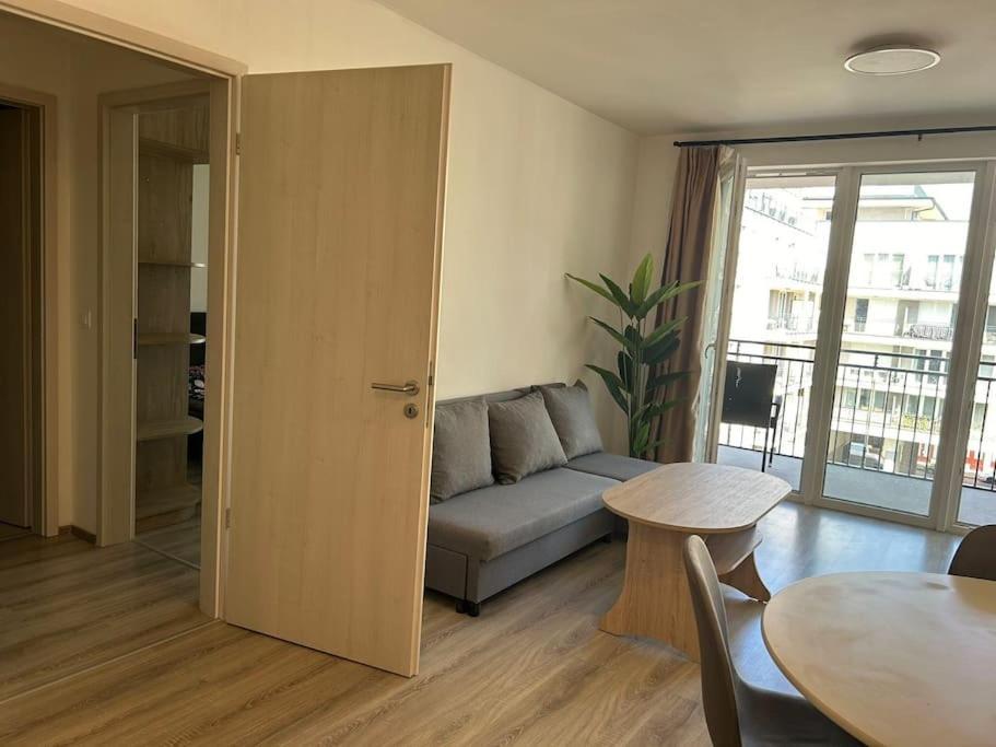 Modern With Garage Apartment *